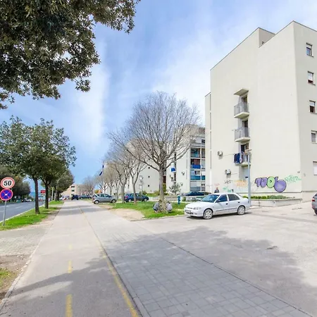 Maya Apartman